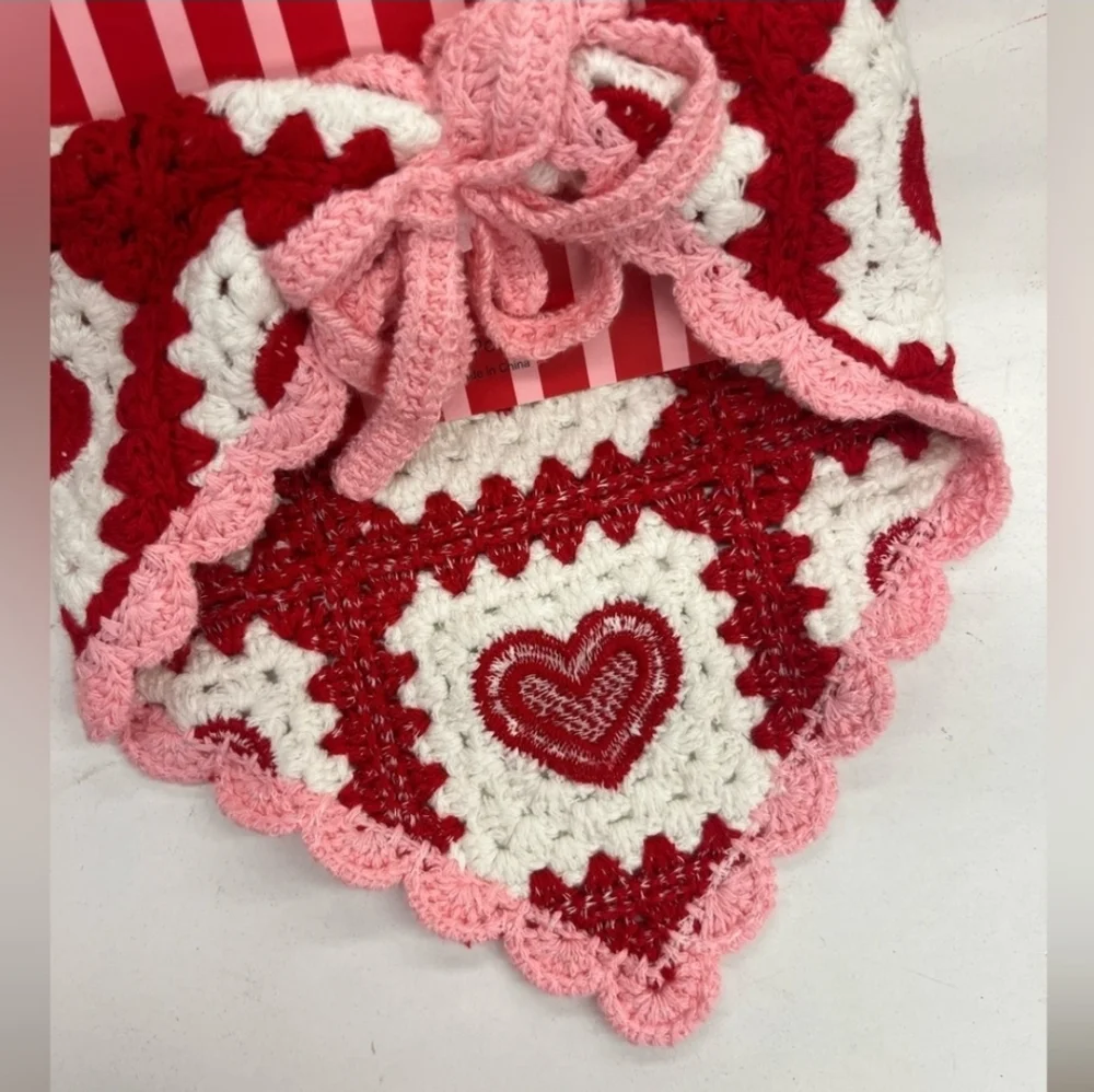 💖🔹️piper K 🔹️ Crochet Heart Head Scarf in Red and Pink